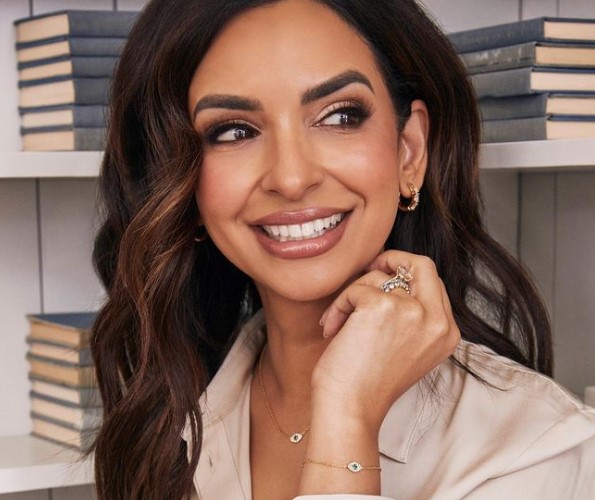 Jewelry Superstar Kendra Scott Teams Up With Fashion Influencer Nasreen Shahi For A Breast Cancer Awareness Collection