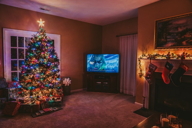 Want To Earn Instant $2,500? It’s As Easy As Watching Christmas Movies