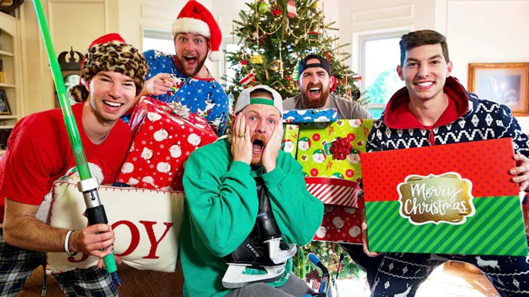 Dude Perfect To Join Santa In A Christmas Tree Lighting Ceremony