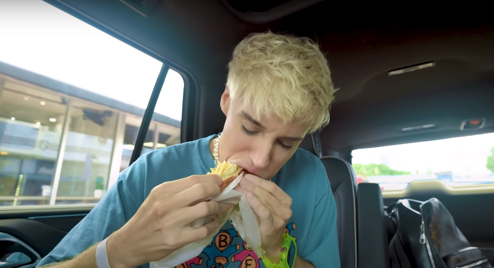 Portuguese Vlogger Raphael Gomes Eats At Miami’s TikTok-Hyped Restaurants For A Day