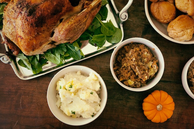 This American TikToker Is Sharing Some ‘Crucial’ Rules For Thanksgiving, From Prayers To Taking Leftovers